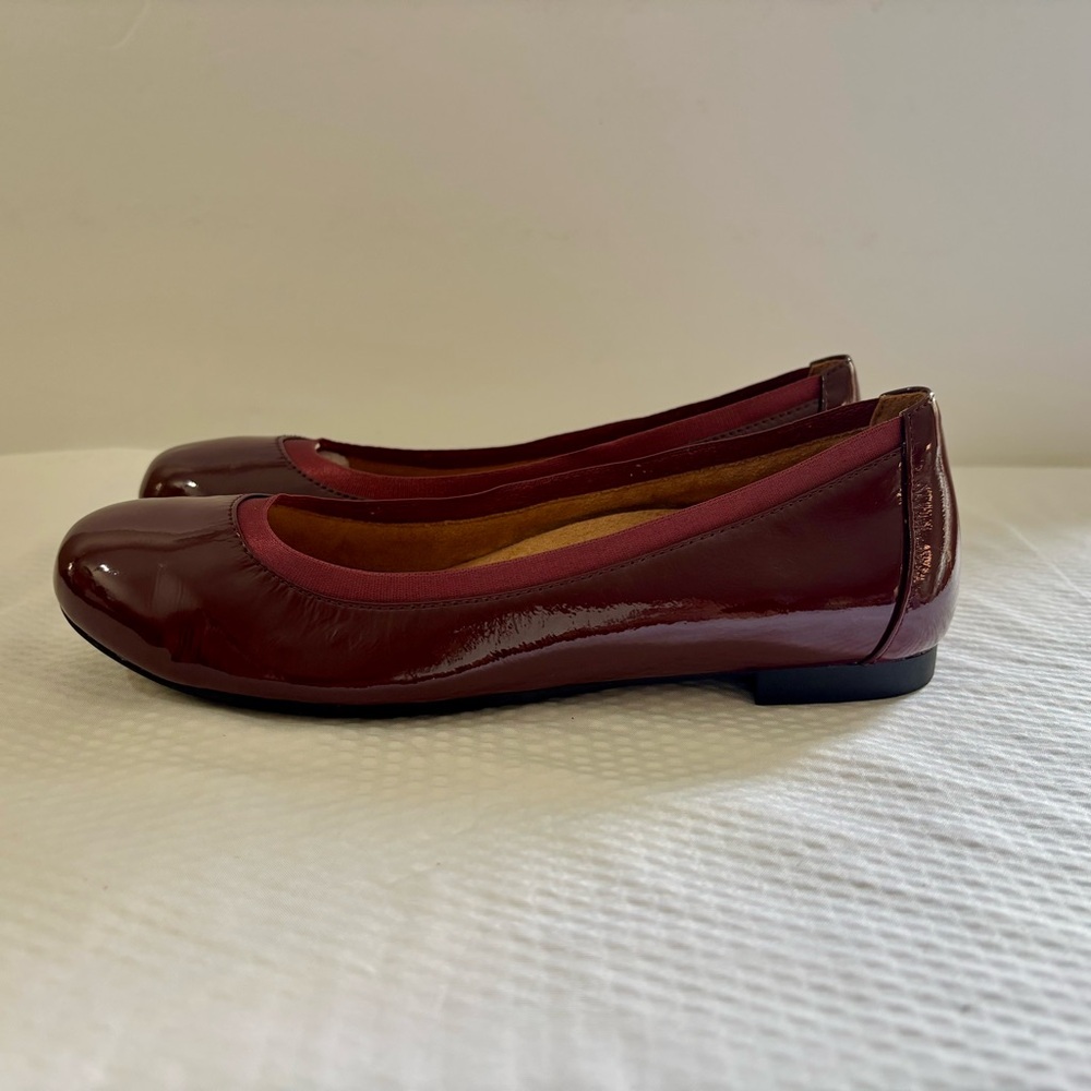 Vionic Anita Women's Flats & Oxfords Crimson Crinkle Patent Size 6.5 - Picture 5 of 13